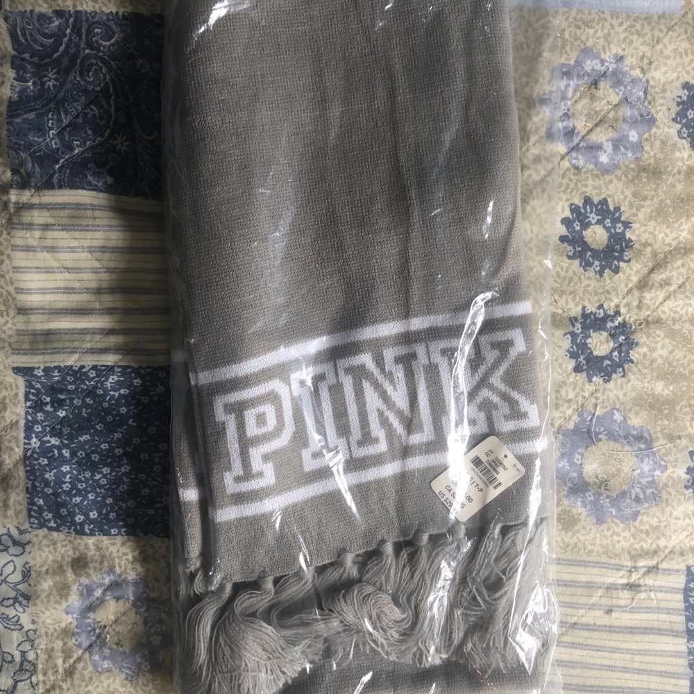 PINK VICTORIA’S SECRET SCARF